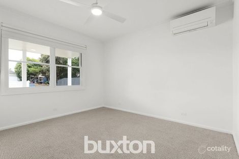 Property photo of 26 Airlie Grove Seaford VIC 3198