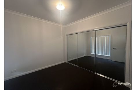 Property photo of 5 Garreffa Close Edensor Park NSW 2176