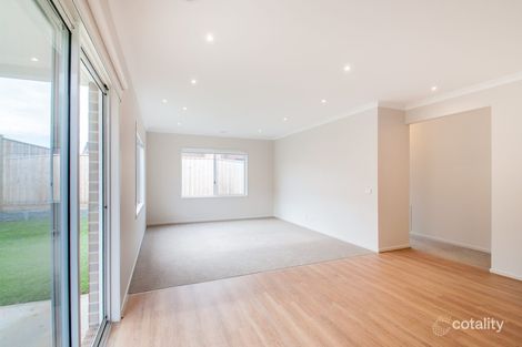 Property photo of 5 Elmside Avenue Warragul VIC 3820