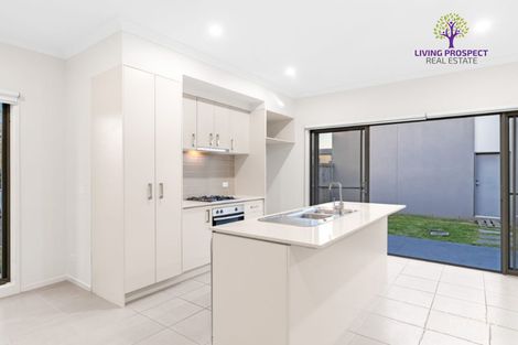 Property photo of 1 Grantham Walk Williams Landing VIC 3027