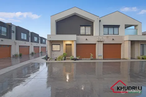 Property photo of 4 Mullavey Place Werribee VIC 3030