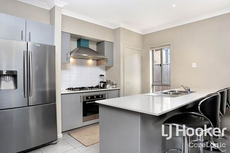 Property photo of 31 Lilyturf Drive Tarneit VIC 3029