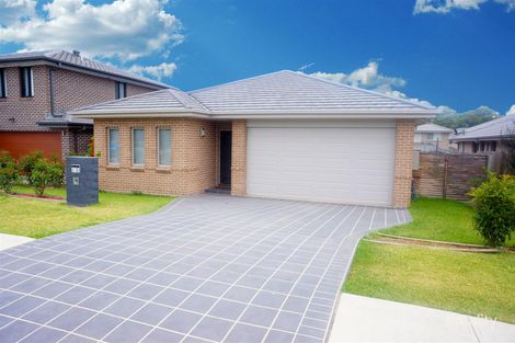 18 Ingleburn Gardens Dr, Bardia, NSW 2565