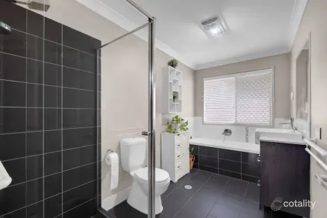 Property photo of 10 Altitude Drive Burnside QLD 4560