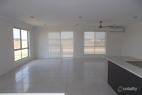 Property photo of 2/47 Makybe Diva Drive Ooralea QLD 4740
