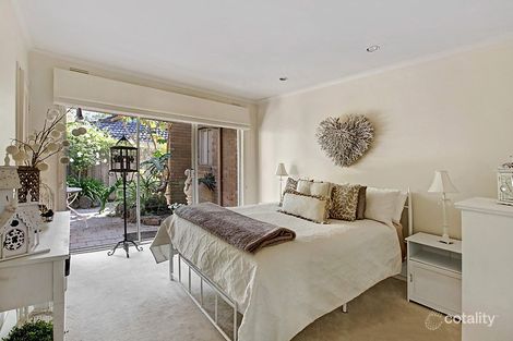 Property photo of 17 Terrigal Close Ringwood North VIC 3134