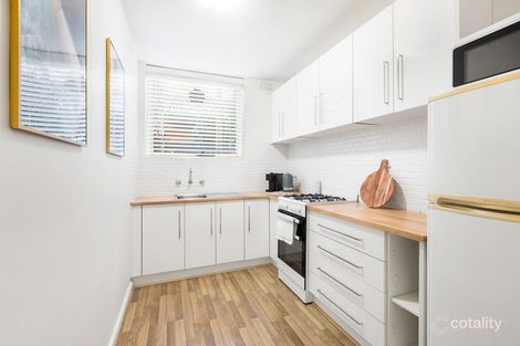 3/8 Pine Ave, Elwood, VIC 3184