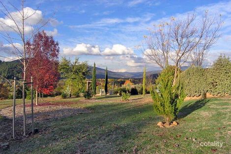 Property photo of 8 Walnut Grove Bright VIC 3741