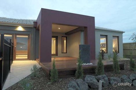 Property photo of 18 Red Mallee Court Lyndhurst VIC 3975