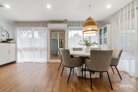 Property photo of 8 McKenzie Way Langwarrin VIC 3910