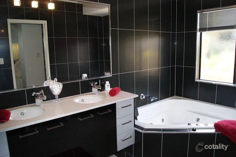 Property photo of 5 Webb Court Rural View QLD 4740