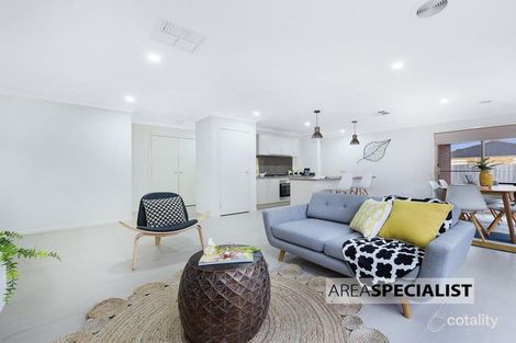 Property photo of 27 Valencia Circuit Cranbourne VIC 3977