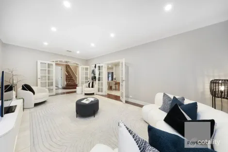 Property photo of 1 Ormsby Close Gladstone Park VIC 3043
