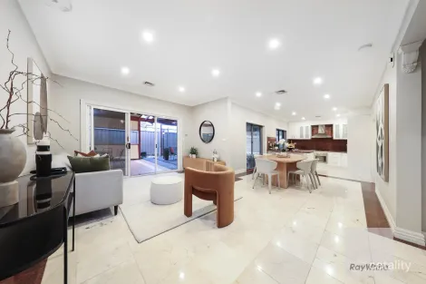 Property photo of 1 Ormsby Close Gladstone Park VIC 3043