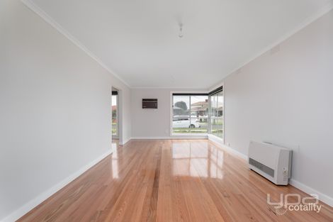 Property photo of 48 Finton Grove Gladstone Park VIC 3043