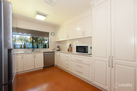 Property photo of 15 Greaves Crescent Deniliquin NSW 2710