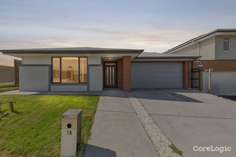 Property photo of 18 Hastings Way Nar Nar Goon North VIC 3812