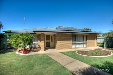Property photo of 15 Greaves Crescent Deniliquin NSW 2710