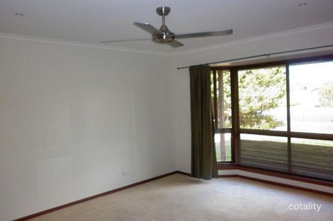 Property photo of 10 Corryong Crescent Taylors Lakes VIC 3038
