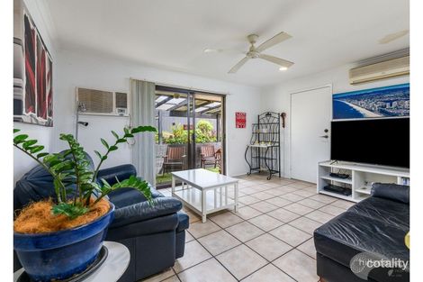Property photo of 1/11 Robin Joy Close Labrador QLD 4215