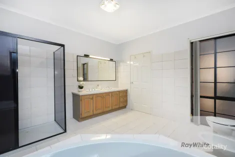 Property photo of 2 Clifton Road Greenvale VIC 3059