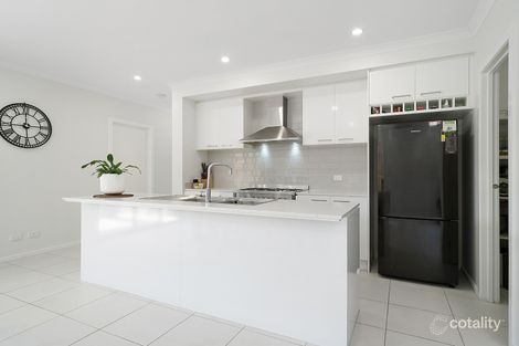 Property photo of 17 Scorpio Crescent Truganina VIC 3029