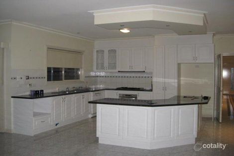 Property photo of 20 Bloomsbury Drive Taylors Hill VIC 3037