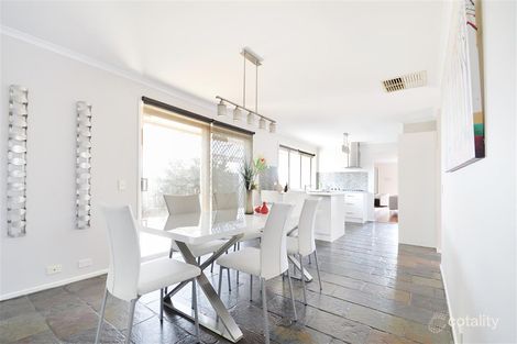 Property photo of 18 Excelsior Grove Woodcroft SA 5162