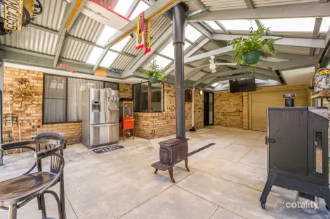 Property photo of 1 Maple Grove Halls Head WA 6210