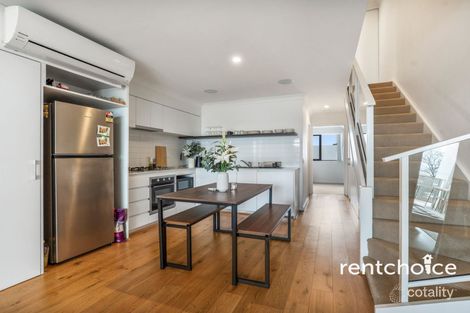 Property photo of 33/1 Glenariff Boulevard Canning Vale WA 6155