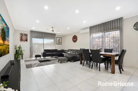 Property photo of 30 Hartleigh Street Clyde VIC 3978