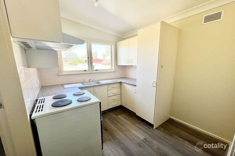 Property photo of 29 Waitaki Street Lethbridge Park NSW 2770