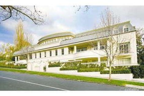 Property photo of 2/2A Struan Street Toorak VIC 3142