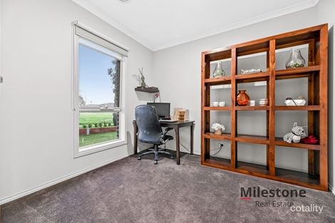 Property photo of 102 Linsell Boulevard Cranbourne East VIC 3977