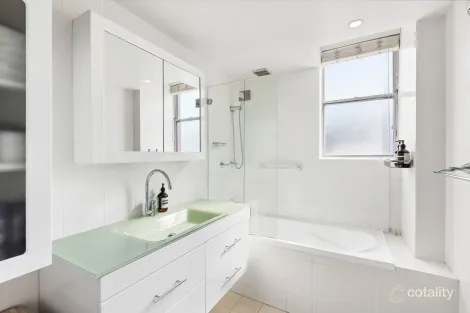 Property photo of 10/84-88 Dee Why Parade Dee Why NSW 2099