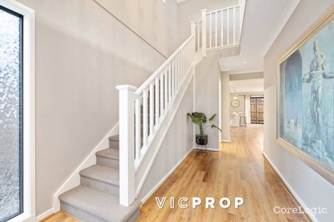 Property photo of 43 Merryfield Circuit Williams Landing VIC 3027