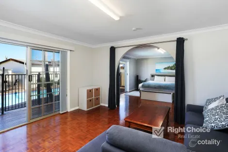 Property photo of 12 Phillip Crescent Barrack Heights NSW 2528