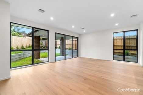 Property photo of 2 Sharne Court Doncaster East VIC 3109