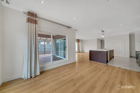 Property photo of 21 Hemsley Drive Deer Park VIC 3023