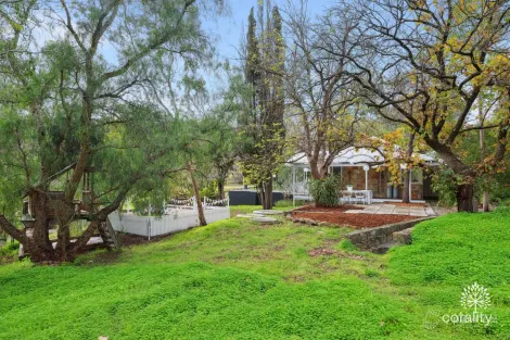 Property photo of 18 Oakleigh Road Darlington WA 6070