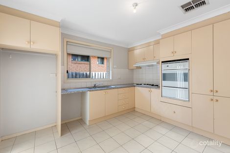 Property photo of 8 Hillas Court Mill Park VIC 3082