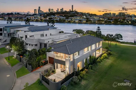 Property photo of 13 Waterline Crescent Bulimba QLD 4171