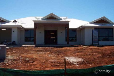 5 Denham Bvd, Redland Bay, QLD 4165