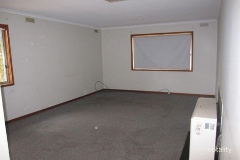 Property photo of 17 Namoi Avenue Red Cliffs VIC 3496