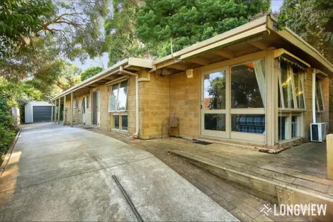 Property photo of 35 Myoora Drive Mooroolbark VIC 3138