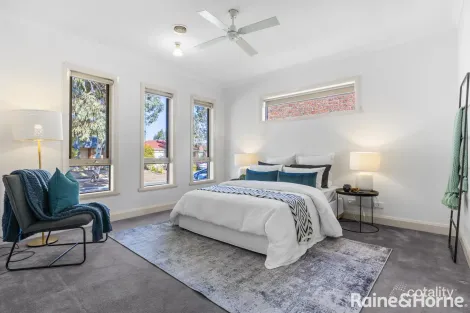 Property photo of 21 Faircroft Drive Brookfield VIC 3338