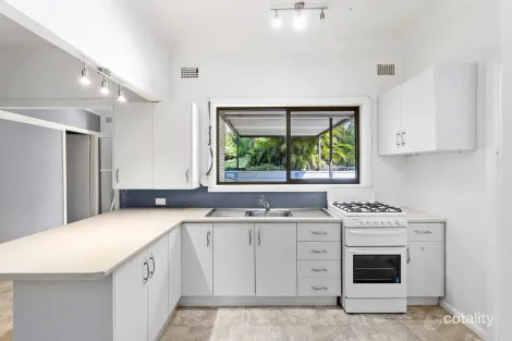 Property photo of 10 Karbo Street Figtree NSW 2525