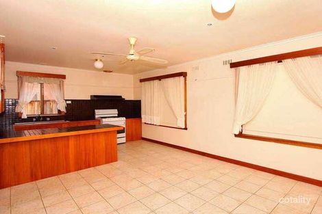 Property photo of 32 Yarra Avenue Reservoir VIC 3073