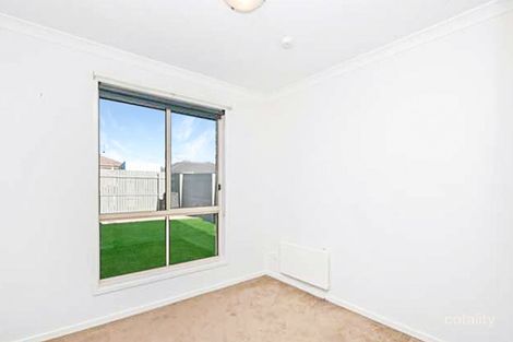 Property photo of 14 Ida Birchall Crescent Macgregor ACT 2615