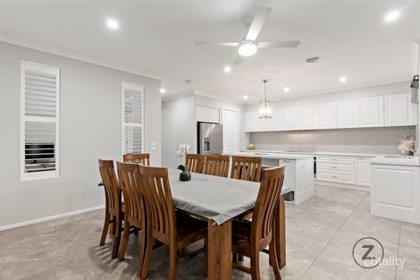 Property photo of 19 Eaglemont Way Werribee VIC 3030